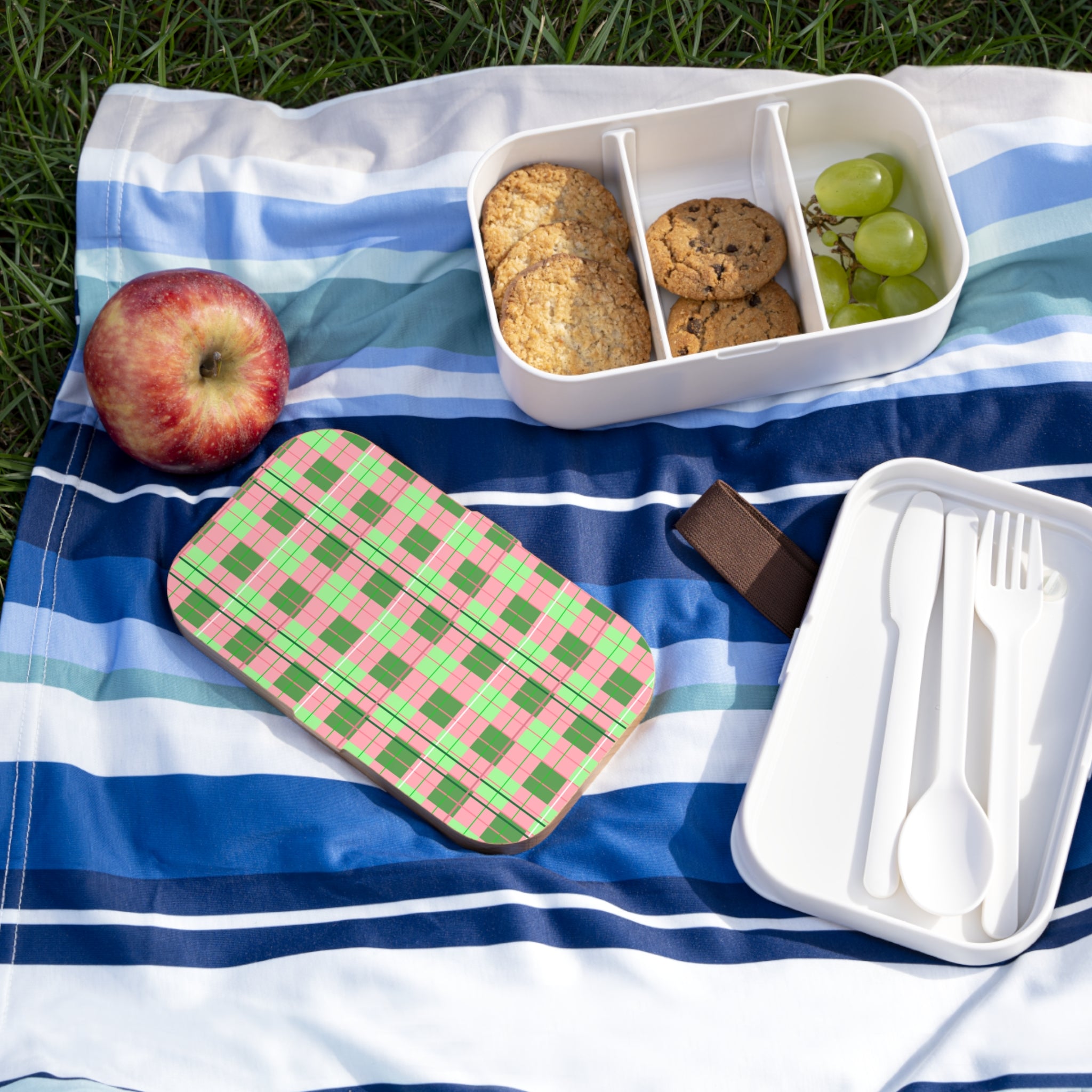 Plaid Pink & Green Bento Lunch Box — Retro Picnic Patterned Lunchbox